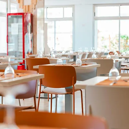 酒店 Port Europa 3*