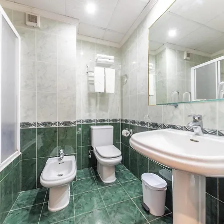 Hotell Port Europa 3*