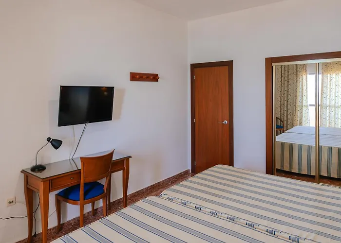 Port Europa 3* קלפה