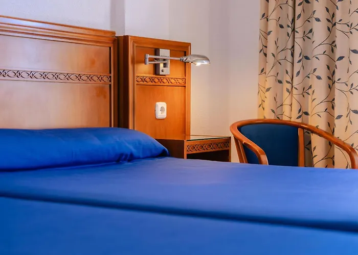 Port Europa 3* קלפה