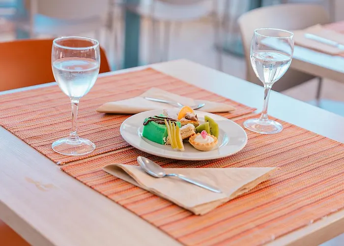 Port Europa 3* קלפה