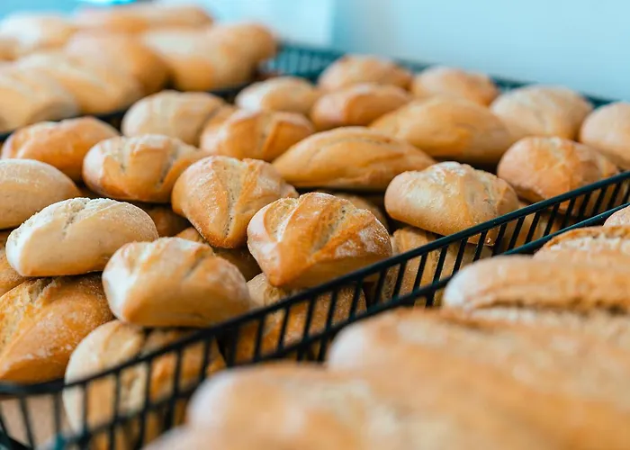 מלון Port Europa 3*