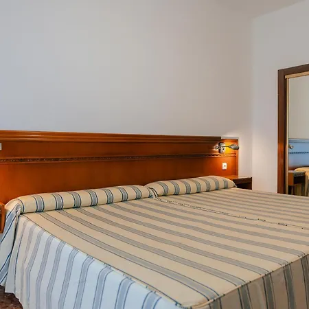 Port Europa 3* Кальпе