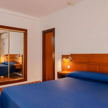 Port Europa 3*